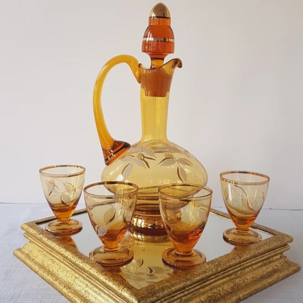 Vtg MCM Amber Glass Decanter Set: Frosted Leaf Design, Gold Trim, 4 Shot Glasses